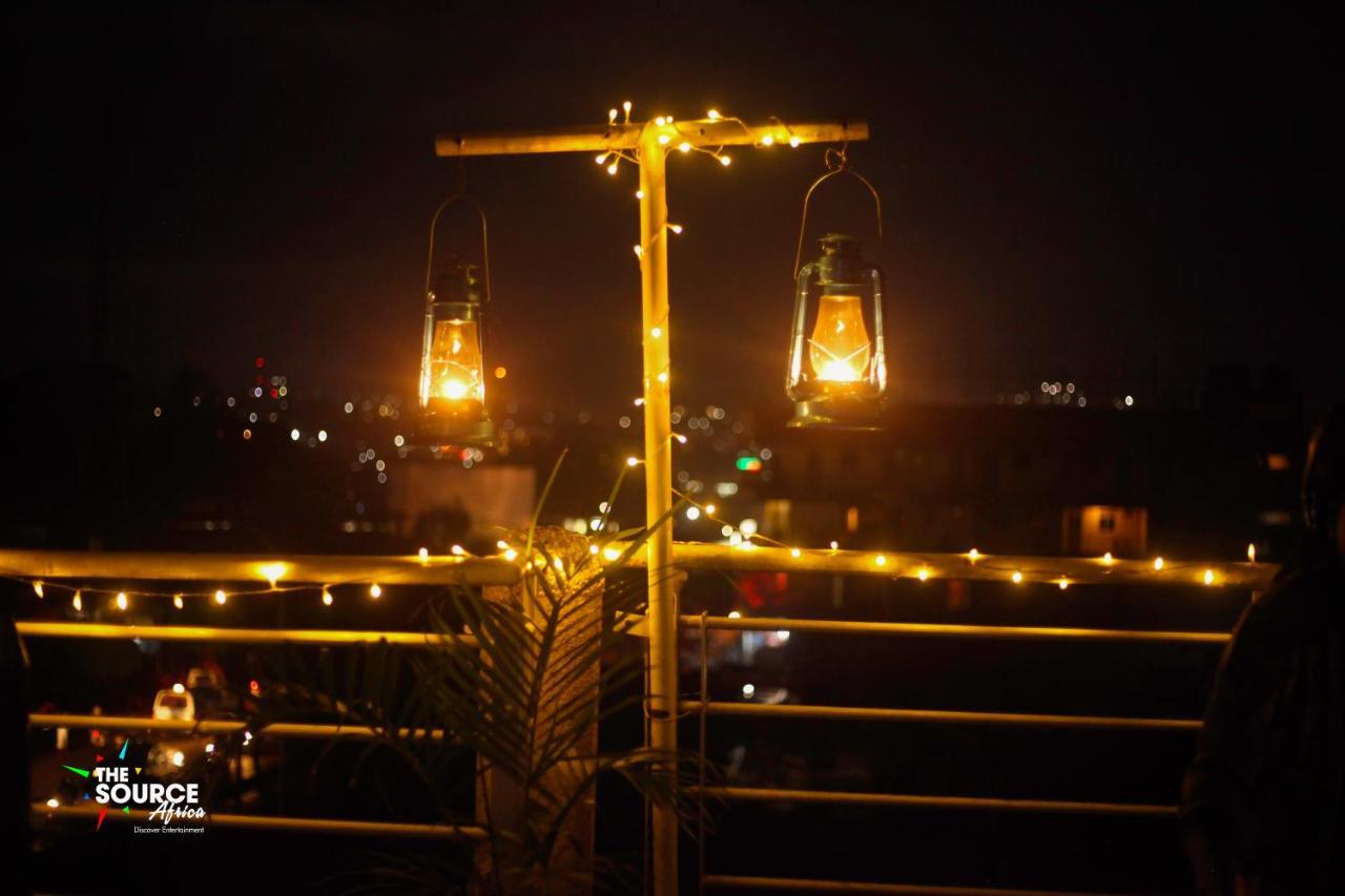 The Five Horsemen Hostel คัมพาลา ภายนอก รูปภาพ